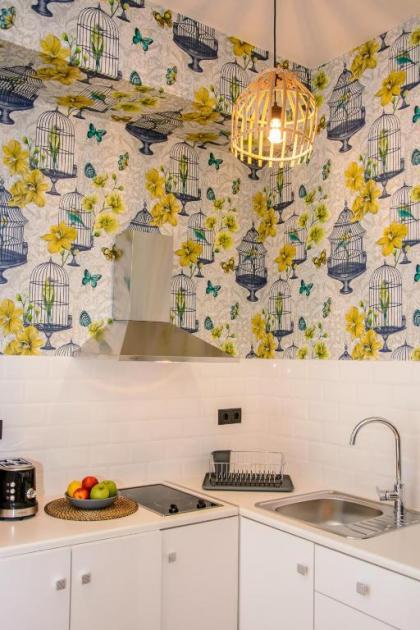 Designer renovated apartment in downtown Athens - image 13