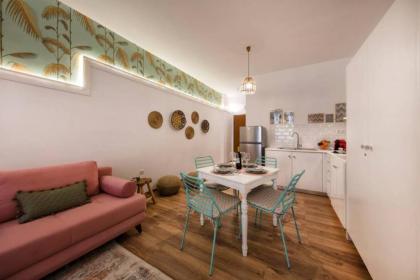 Exquisite apartment in the center of Athens - image 11
