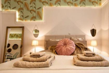 Exquisite apartment in the center of Athens - image 16