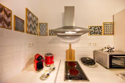 Exquisite apartment in the center of Athens - image 17