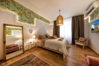 Exquisite apartment in the center of Athens - image 19