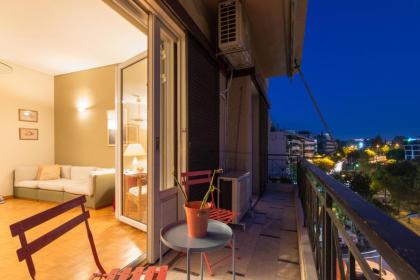 Romantic apartment near Acropolis - image 1