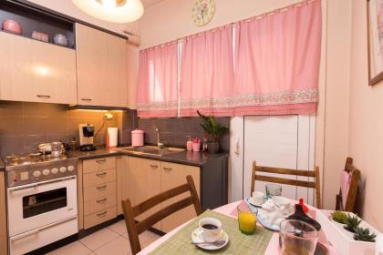 Romantic apartment near Acropolis - image 20
