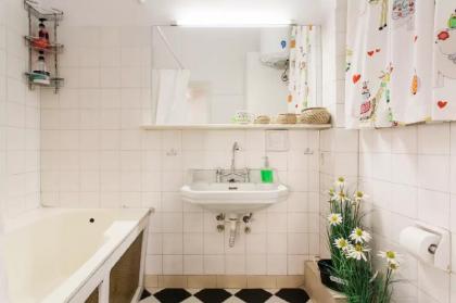 Art House for 8 people! Under the Acropolis! - image 2