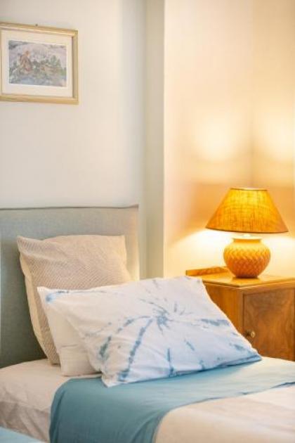 A Short Walk to Syntagma and Plaka by Athenian Homes - image 19