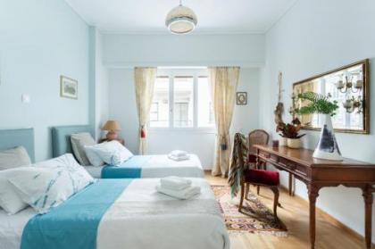 A Short Walk to Syntagma and Plaka by Athenian Homes - image 2
