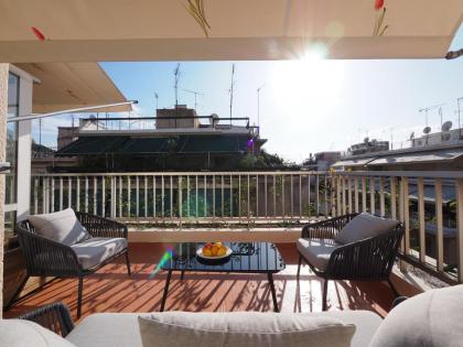 Sophia's Penthouse Apartment With Jacuzzi and Acropolis View From Big Terrace - image 8