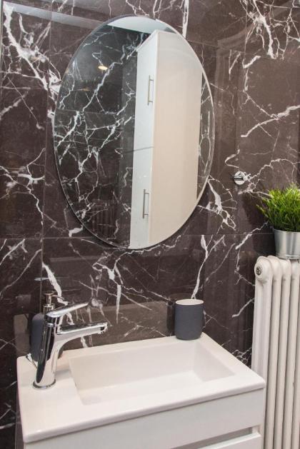 Luxurious Apartment In Athens Downtown! - image 4