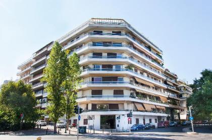 Luxurious Apartment In Athens Downtown! - image 5