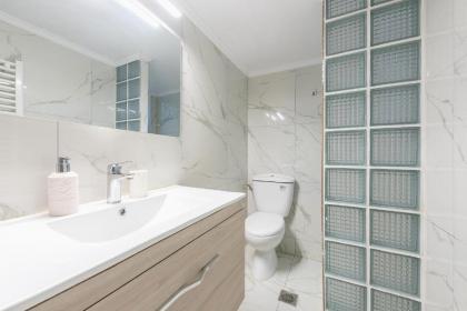 Victoria Queens Suites Apartments - image 2