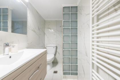 Victoria Queens Suites Apartments - image 5