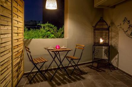 Athens Suites - Suite 202 by the Acropolis - image 5
