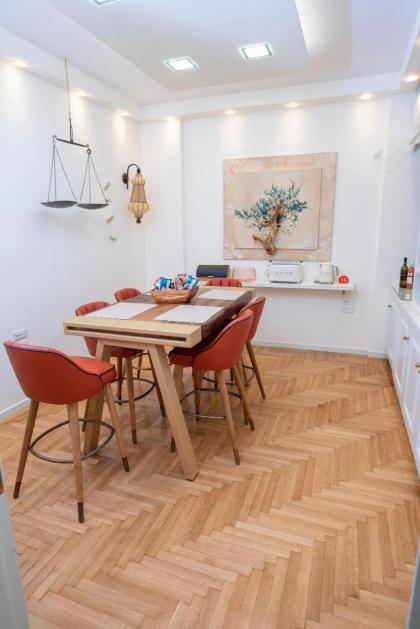 Luxurious apartment near Syntagma Square - image 4