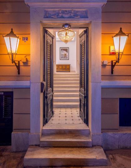 Art Pantheon - Suites & Apartments - image 14