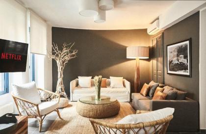 Art Pantheon - Suites & Apartments - image 3
