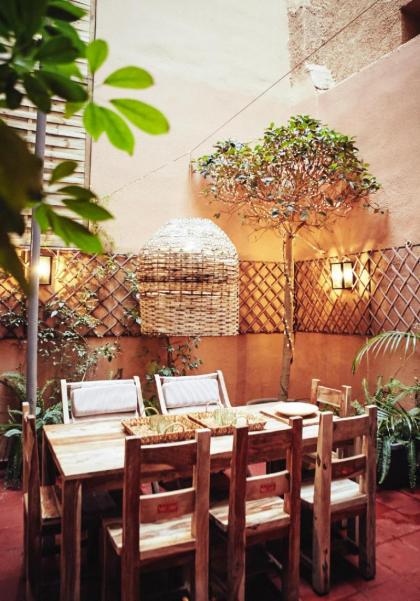 Art Pantheon - Suites & Apartments - image 5