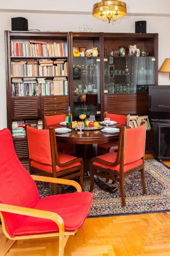 Vintage Apartment in Downtown Athens! - image 2