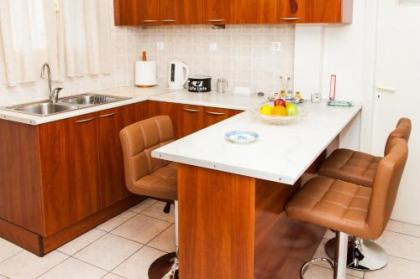 Vintage Apartment in Downtown Athens! - image 4