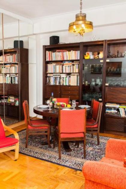 Vintage Apartment in Downtown Athens! - image 8
