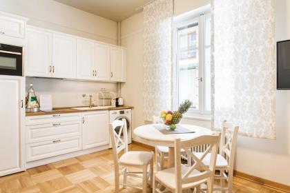 Plaka City Centre Studio - image 12