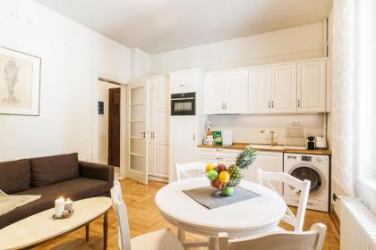 Plaka City Centre Studio - image 15