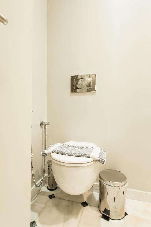 Plaka City Centre Studio - image 3