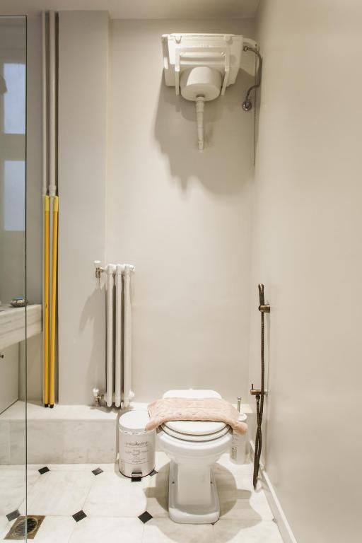 Plaka City Centre Studio - image 5