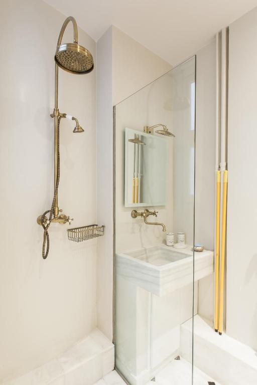 Plaka City Centre Studio - image 6