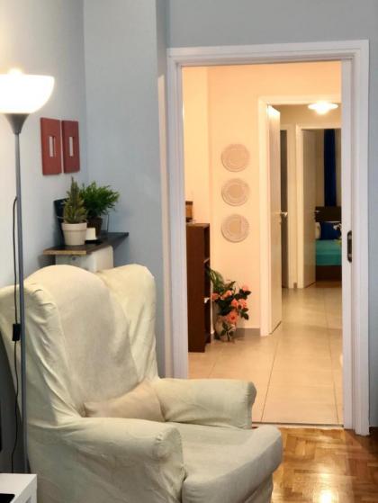 Koukaki Acropolis Apt Great Location - image 16