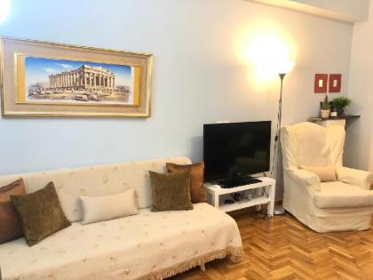 Koukaki Acropolis Apt Great Location - image 4