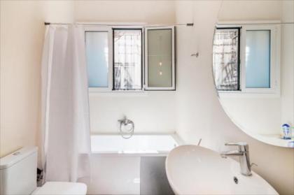 Athenian Apartment in the center with Jacuzzi - image 5