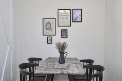 Stylish Apt next to the Archeological Museum - image 11