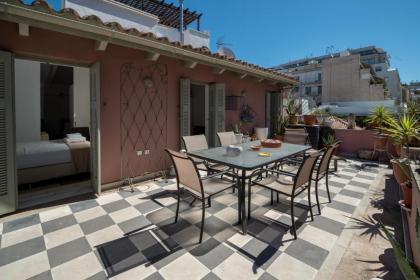 Apollonas Luxurious Apartments - image 11
