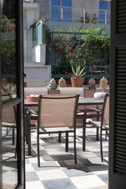 Apollonas Luxurious Apartments - image 8