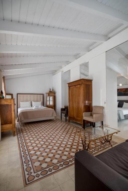 Apollonas Luxurious Apartments - image 9