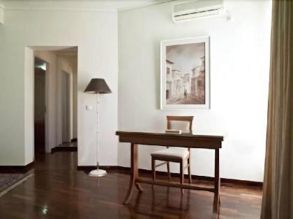 Ilisia Hotel 