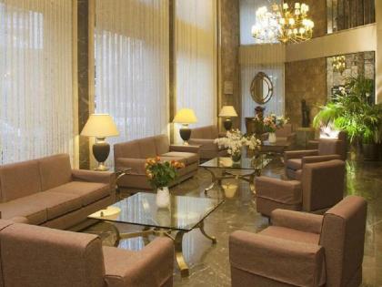 Ilisia Hotel - image 3