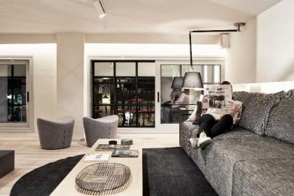 Urban Frame Hotel