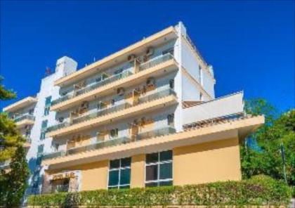 Park Hotel - image 4