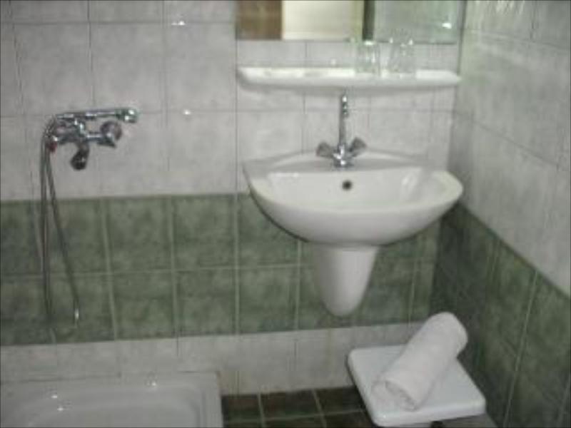Claridge Hotel - image 5
