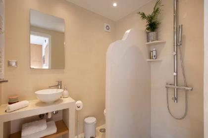 Stunning Acropolis view apartment - image 4