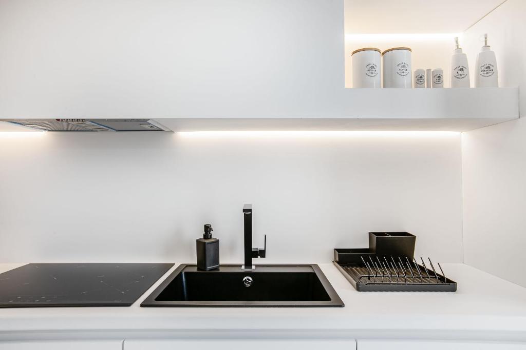 NS PLACE Modern Apartment Acropolis view - image 6