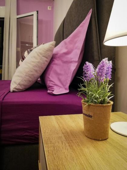 Elegant & Modern Apartment In The Heart Of Athens - image 12
