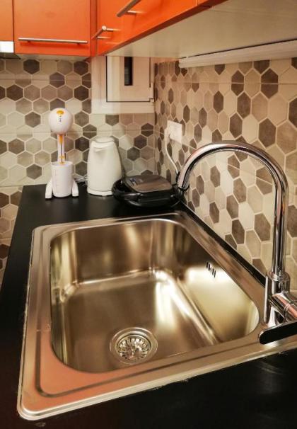 Elegant & Modern Apartment In The Heart Of Athens - image 9