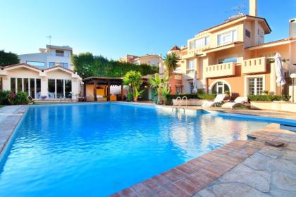 Oasis Pool House by GHH - image 10