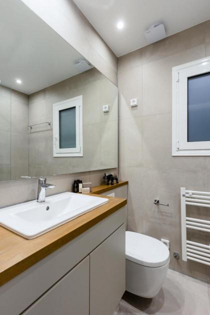 Serene 1 BR Apartment in Koukaki by UPSTREET - image 13