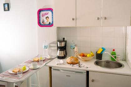Ermou Downtown Studios by Hospitality Box - image 9