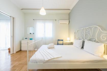 Spacious Acropolis Home by Cloudkeys - image 20