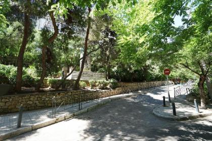 Plues Suites Athens / A - image 2