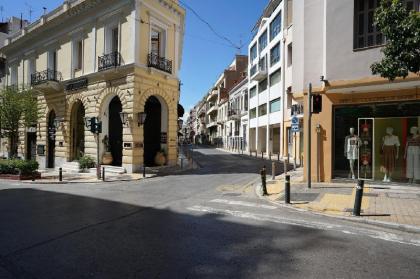 Plues Suites Athens / A - image 20
